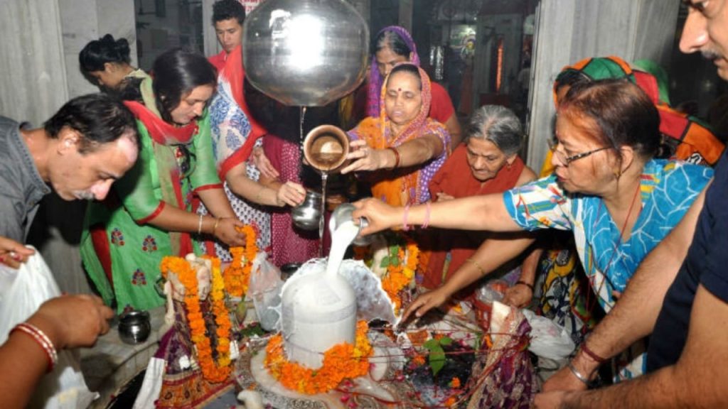 কেন ফাল্গুন মাসেই উদযাপিত হয় মহা শিবরাত্রি? কী ঘটেছিল এই সময় জানেন?