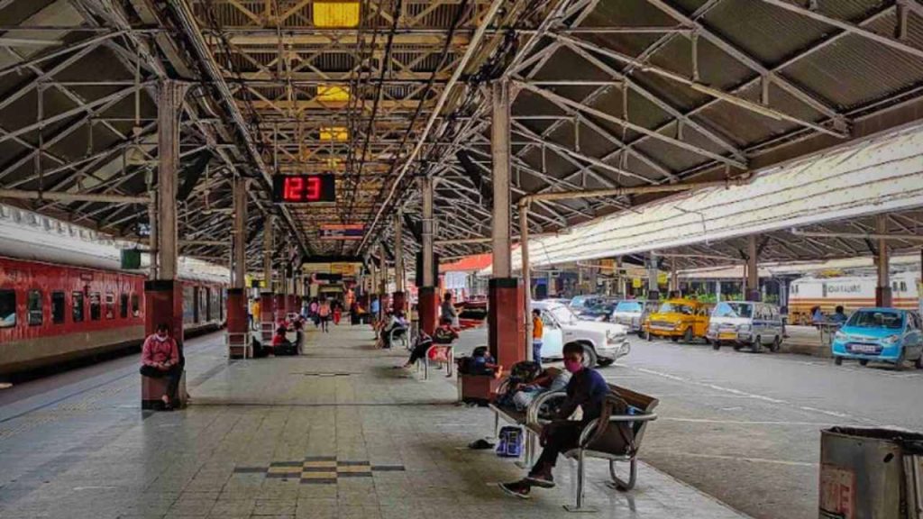 baby girl has been kidnapped in howrah station