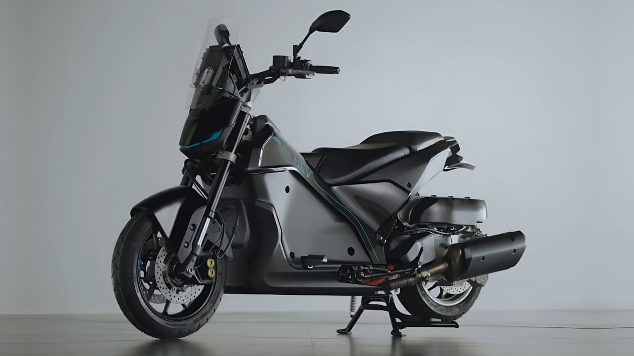 Yamaha XMax Hybrid Scooter concept Showcased