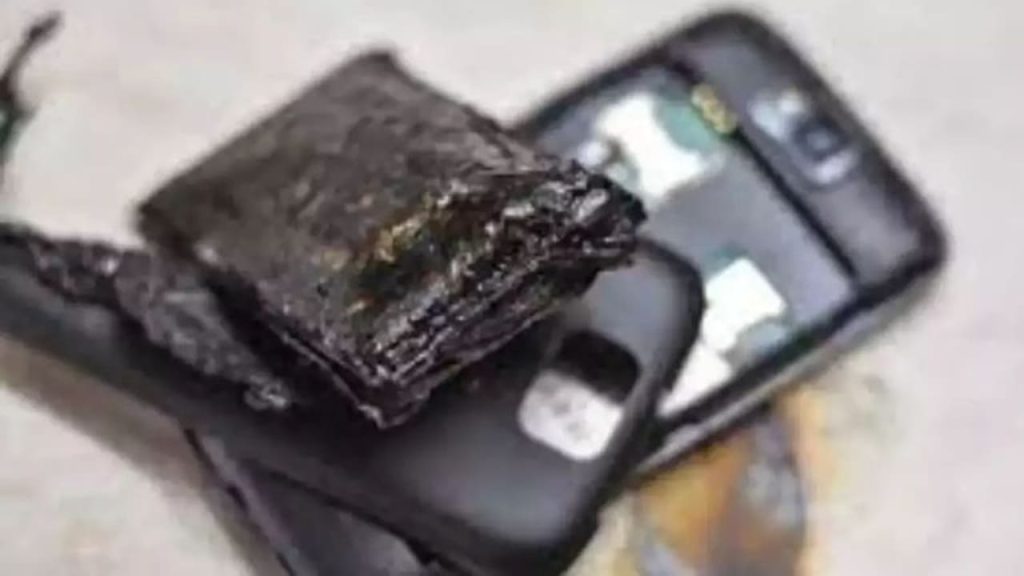 mobile phone explodes inside youth pant pocket in madhya pradesh